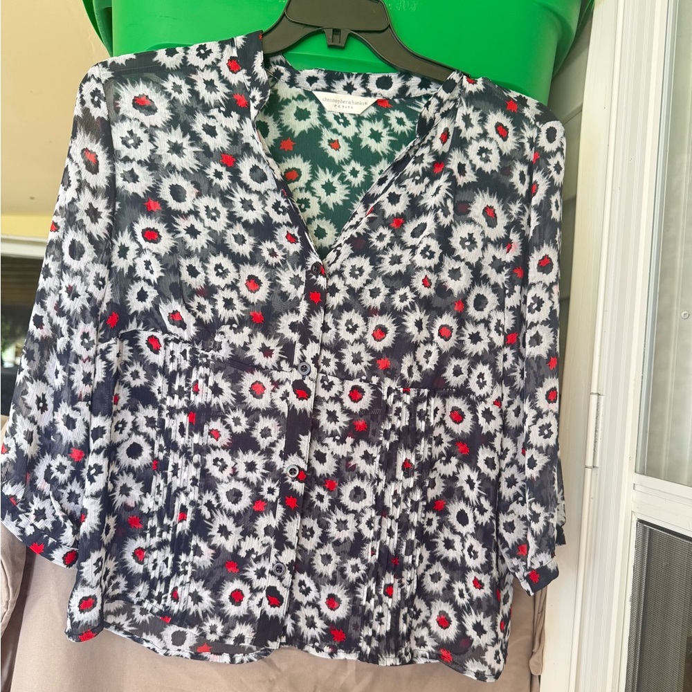 Christopher & Banks Sz Petite Floral Black and White Women's Top VGUC 😊😊